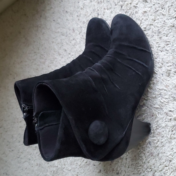 CHIC Ditto by VanEli Jenda Black Suede Heeled Ankle Boot Bootie Shoe - Picture 3 of 9